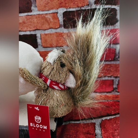 #496 Bloom Festive- Squirrel Duo with Snowball NEW - Picture 6 of 7